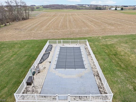 3rd image of 1697 Mount Eaton Rd N