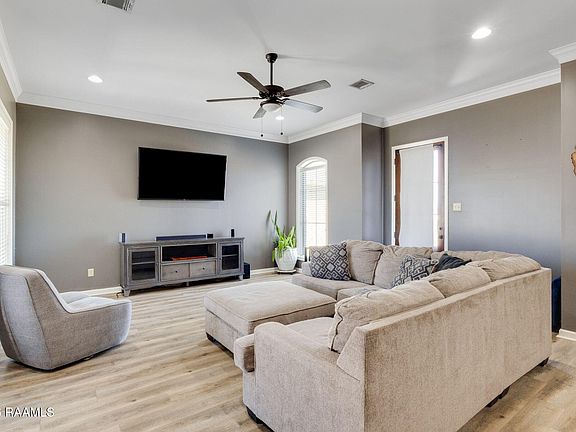 5th image of 109 Fallstone Rd