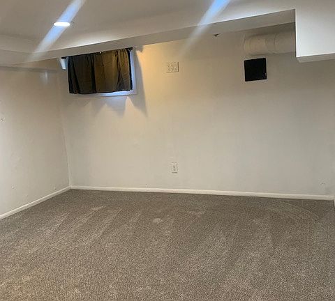 5th image of 299 S Lincoln St #6