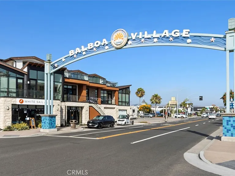 218 E Balboa Blvd #1/2 — Photo 25