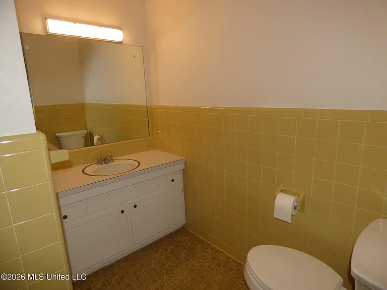 238 Westview Cir — Photo 8