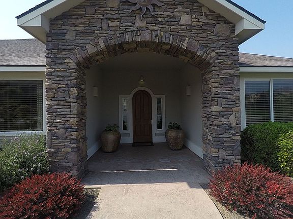 3rd image of 1780 Deanna Ct