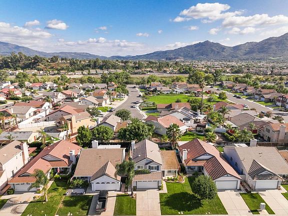 2nd image of 31503 Calle Los Padres