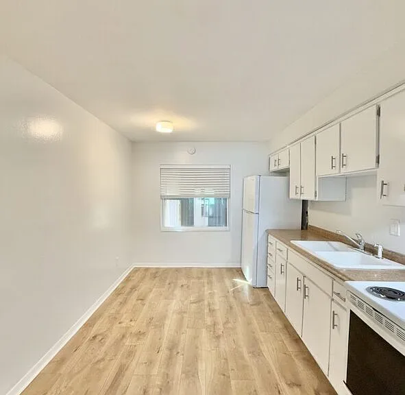 6420 S Adelia Ave #A — Photo 8