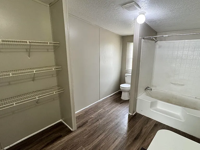 288 W Brooks Rd — Photo 13