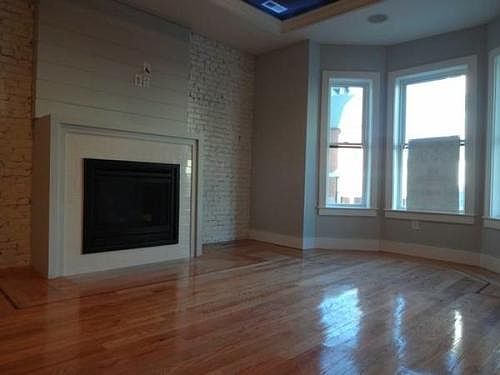 2nd image of 607 E 5th St