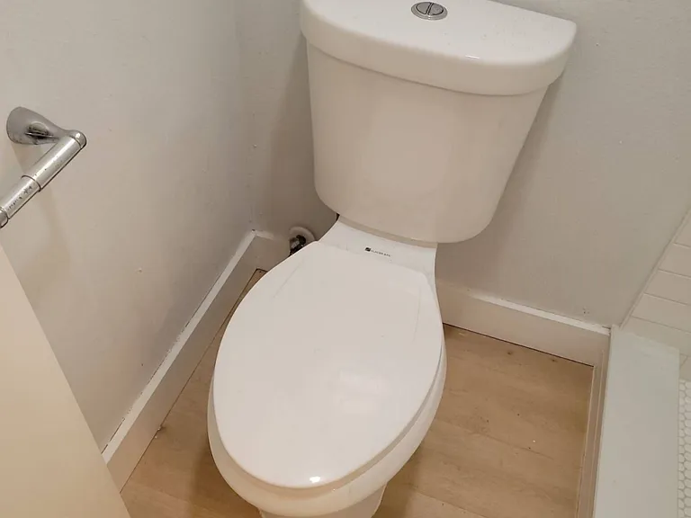 1425 Tamiami Trl #E — Photo 17