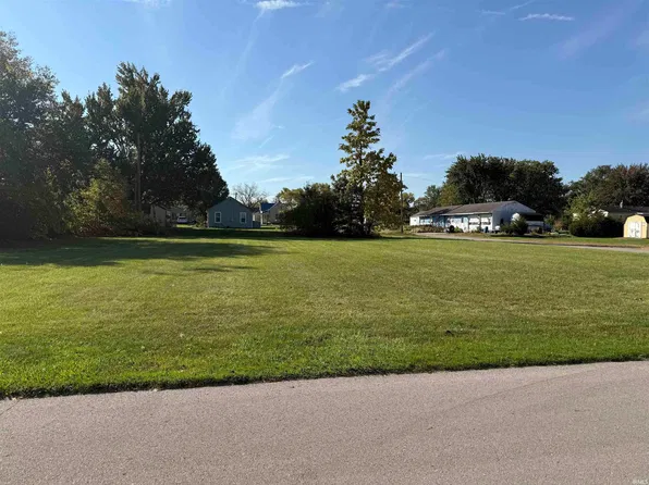 817 W Water St, Hartford City, IN 47348