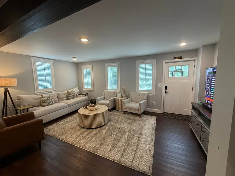 116 S Arch St — Photo 3