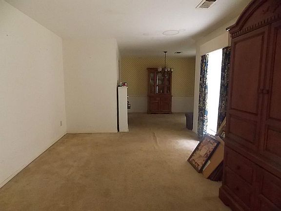 FORMAL DINING ROOM AND FORMAL LIVING ROOM