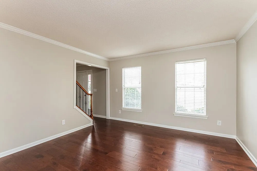 4 bed, 2.5 bath, 2054 sqft, $3,810 — Photo 3