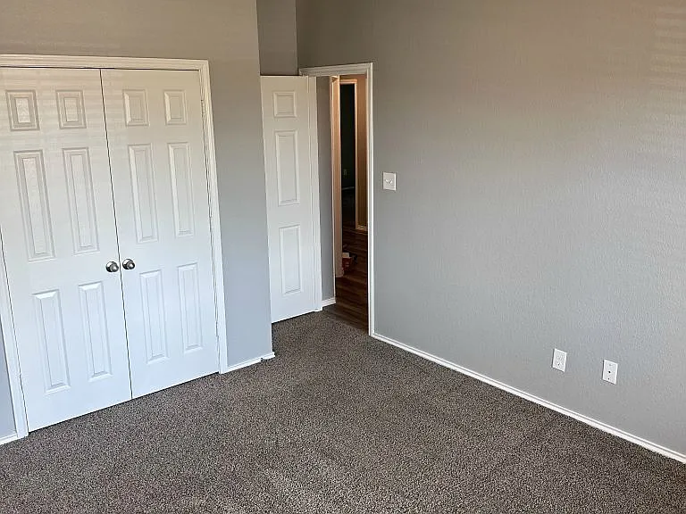 2403 Elba Dr — Photo 23