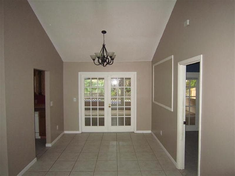 2nd image of 5240 Curtis Blvd