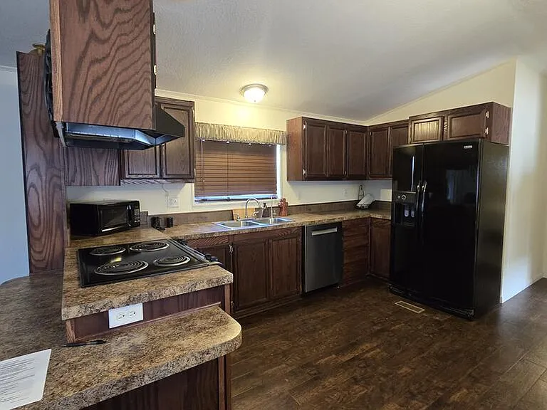 1320 N Fairgrounds Rd #104 — Photo 2