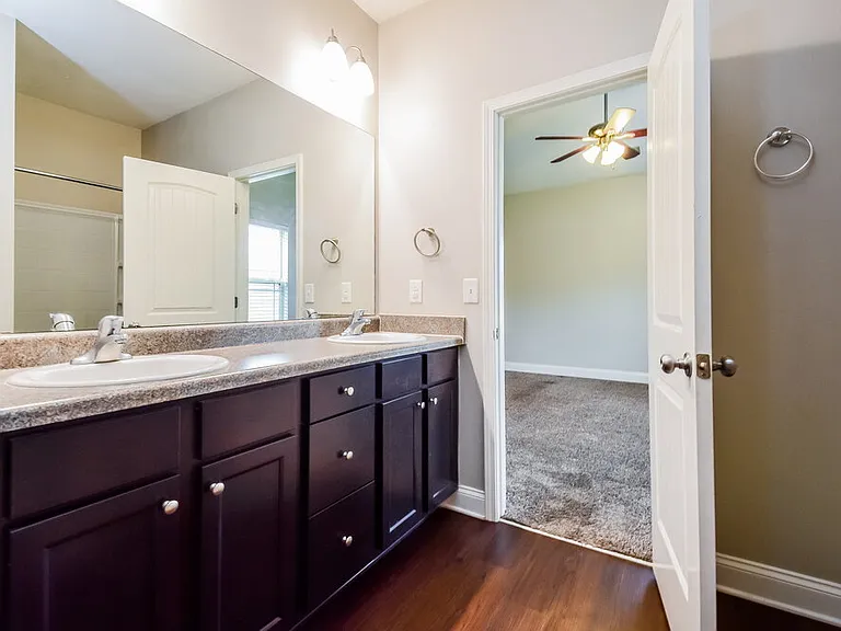 547 Joneus Dr — Photo 13