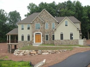 2247 October Glory Circle Lower, Coopersburg, PA 18036