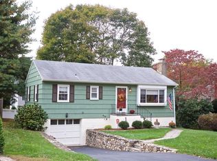 5 Deepwood Ln, Norwalk, CT 06854