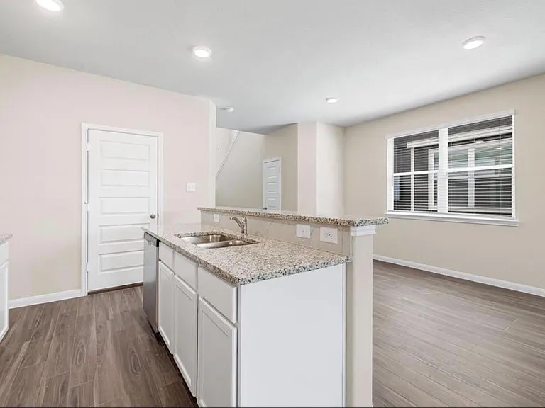 23547 Montague Dr — Photo 7