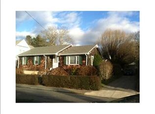 22 Vaughan Ave, Newport, RI 02840