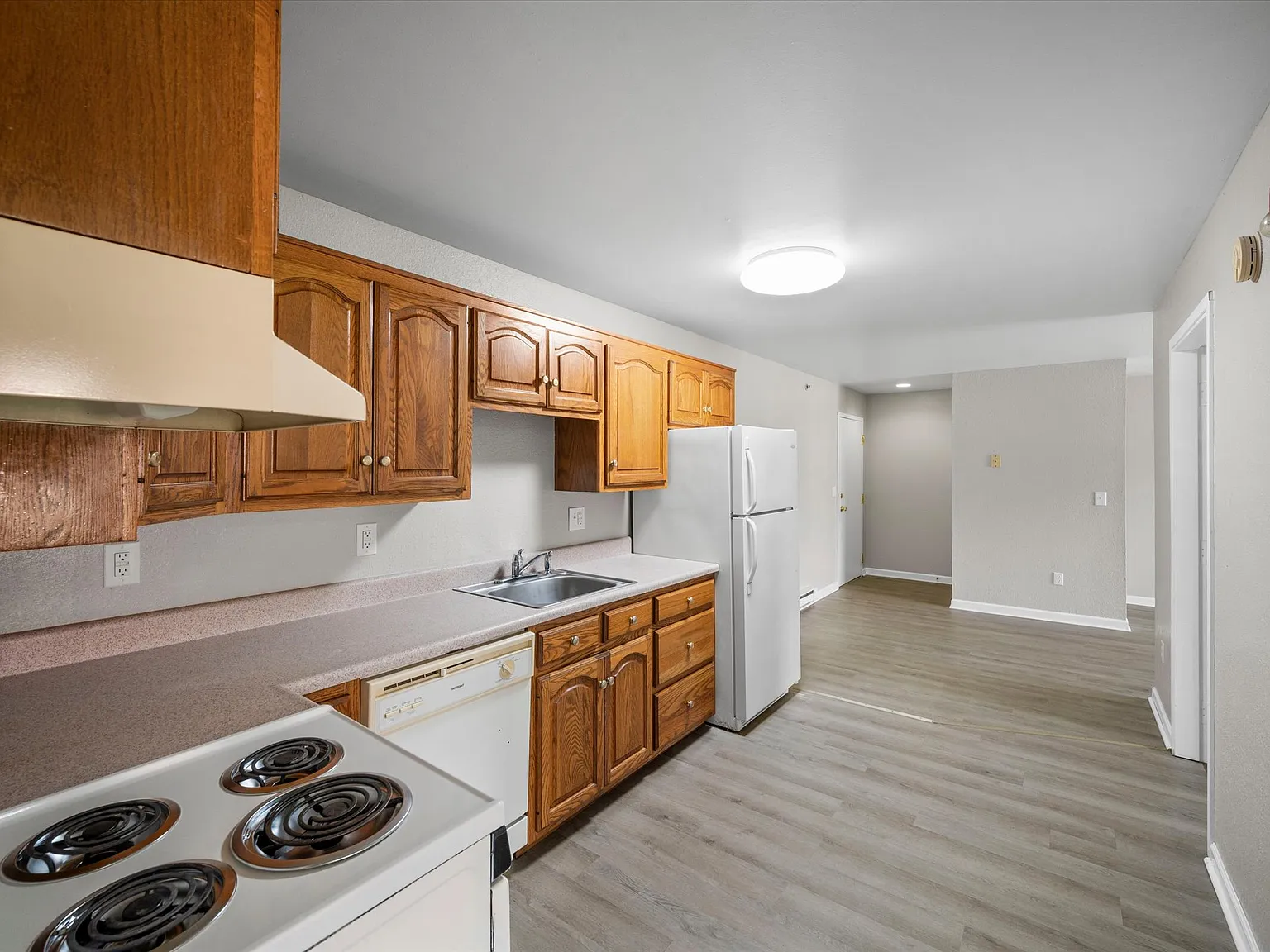 Toledo Circle Apartments — Photo 1