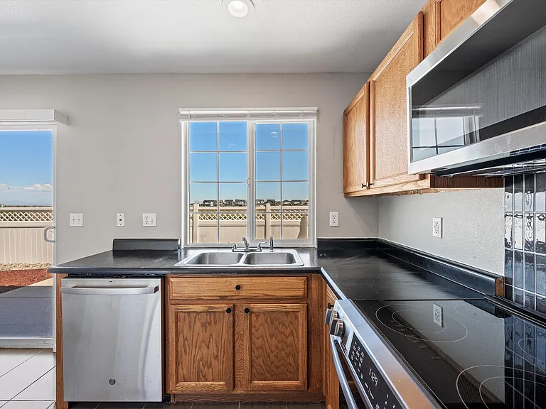 21459 Randolph Pl — Photo 6