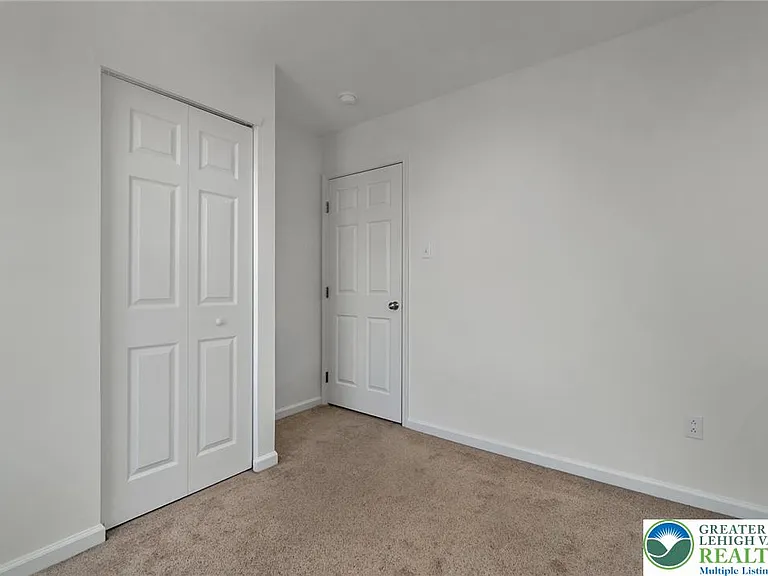 1096 Sparrow Way — Photo 42