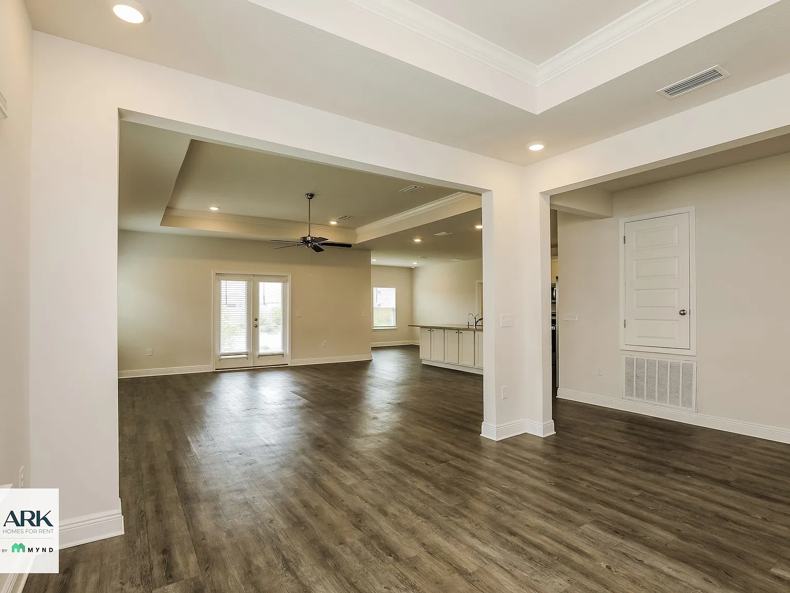 4 bed, 3.5 bath, 2785 sqft, $2,775 — Photo 3