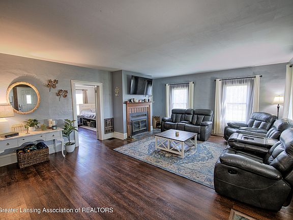 4th image of 8250 Oneida Rd