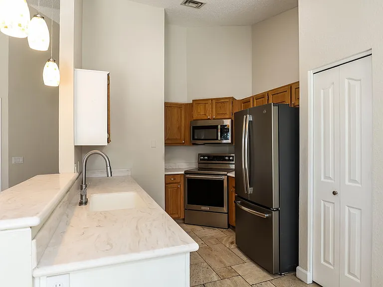 4452 E Wildwood Dr — Photo 6