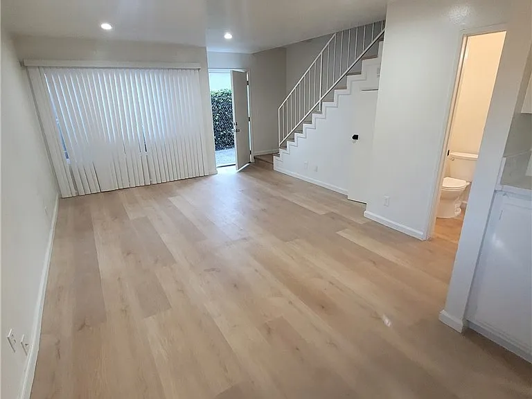 2500 Clyde Ave — Photo 4