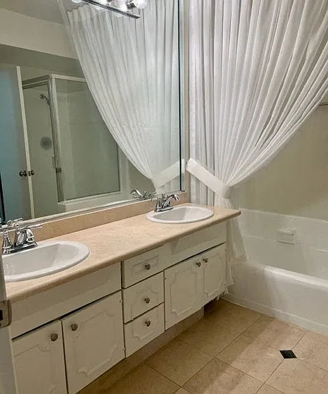 Beverly Hills Dorchester — Photo 10