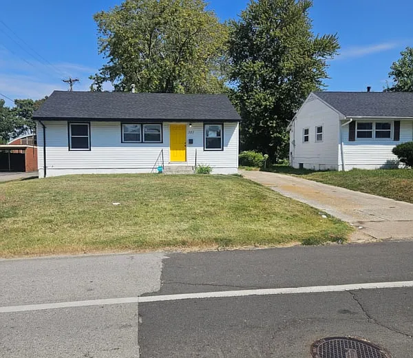 327 Shepley Dr photo 1