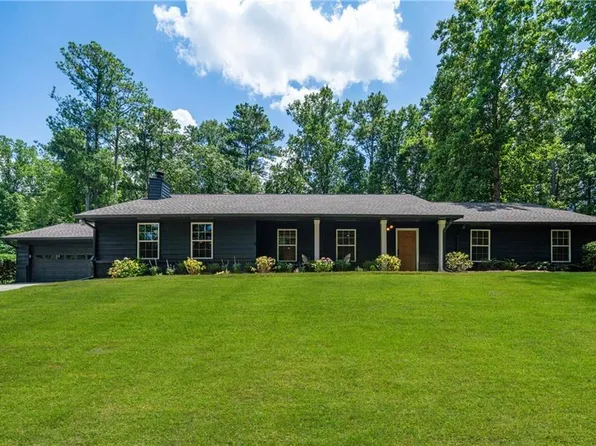 1385 Ridgefield Dr, Roswell, GA 30075