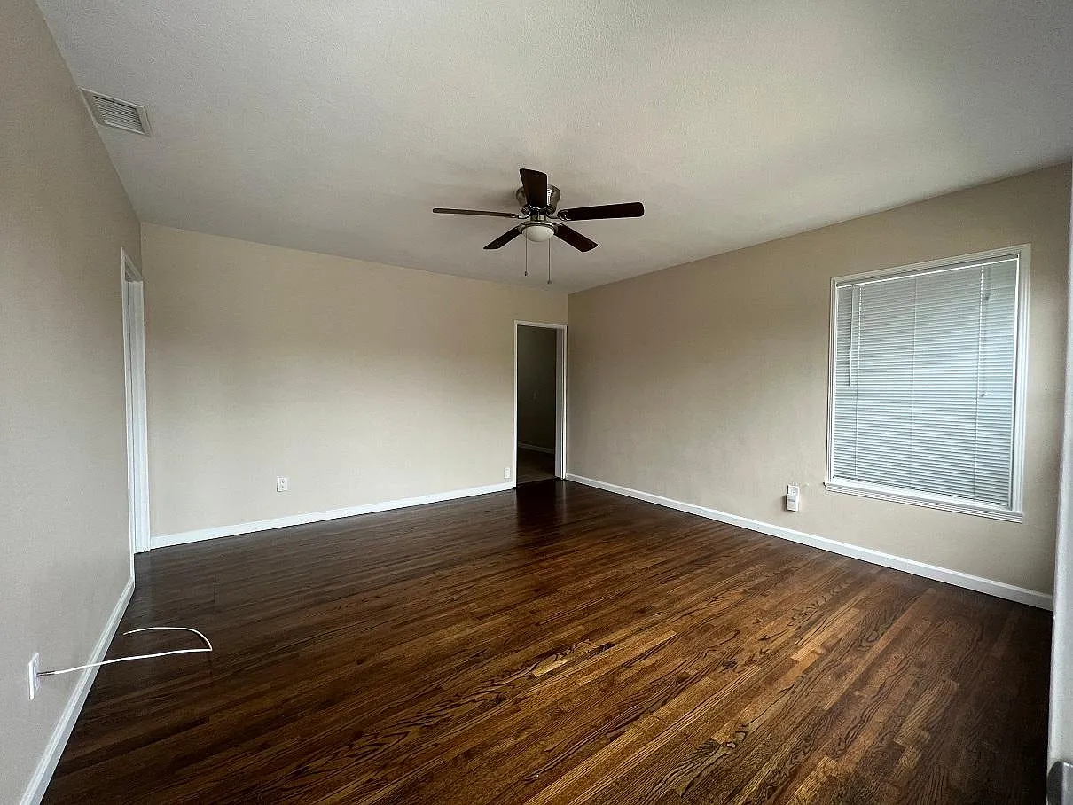 240 Shirley St — Photo 2