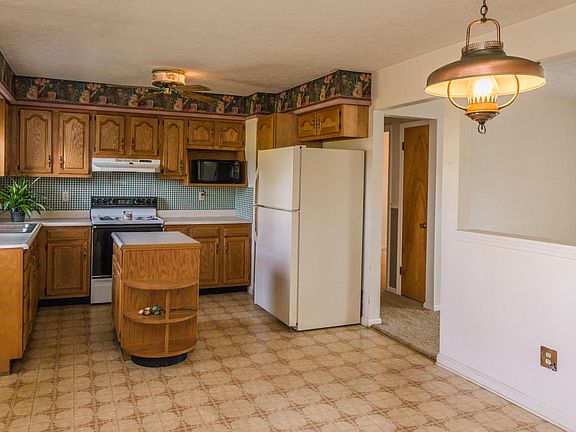 3rd image of 4018 Sunflower Ave
