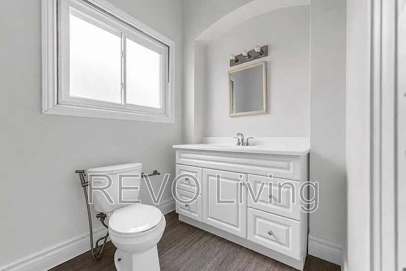 1 bed, 3.0 bath, 4000 sqft, $550 — Photo 2