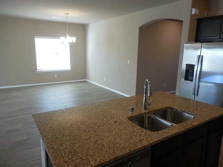7312 Glacier Dr — Photo 10