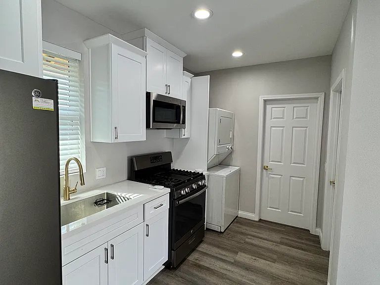 453 W Grevillea St #B — Photo 4