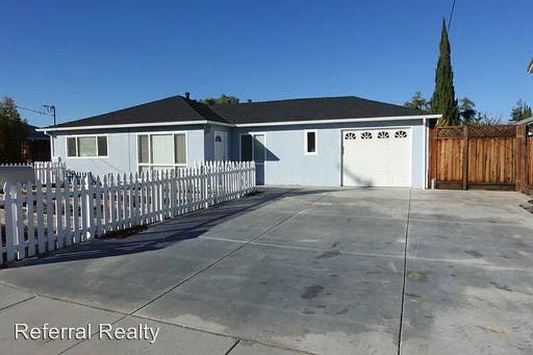 3 bed, 1510 sqft, $4,500 — Photo 1