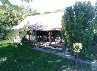 8052 240th St, Mediapolis, IA 52637