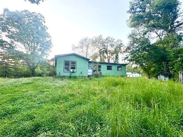 1st image of 380 Hideaway Dr