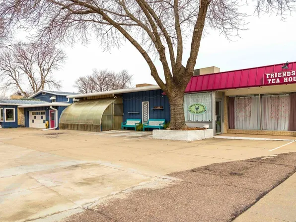 135 & 139 5th Ave SW, Le Mars, IA 51031