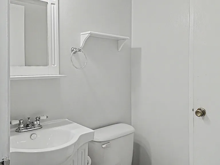 2736 Glengyle Dr #3 — Photo 8