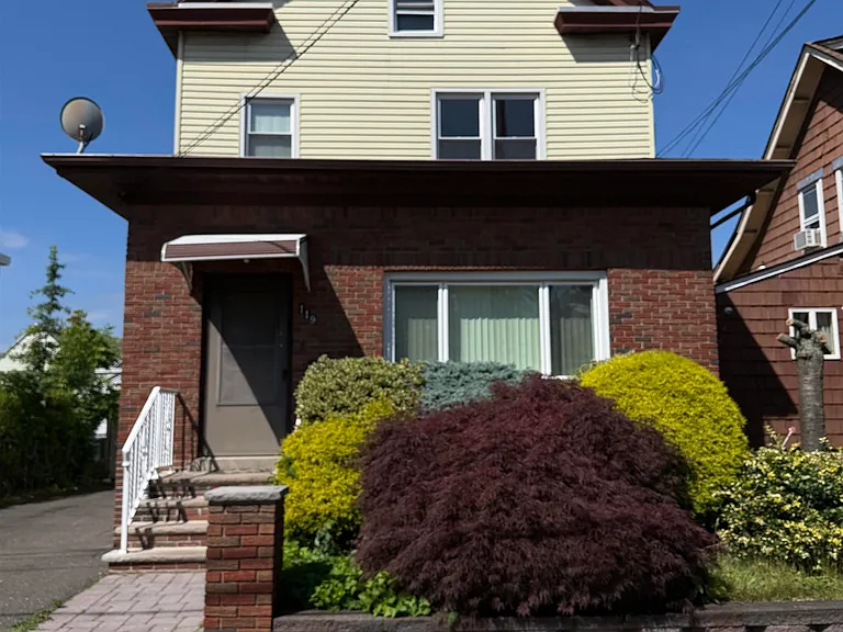 119 Marsellus Pl #2 — Photo 2