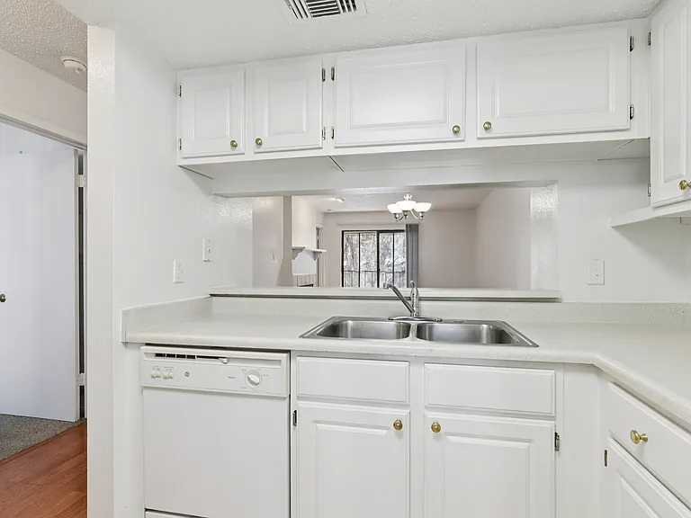 Winding Creek Apartments — Photo 25