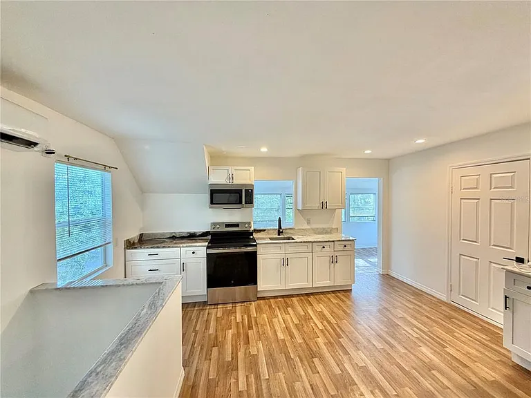 819 11th St N #3 — Photo 3