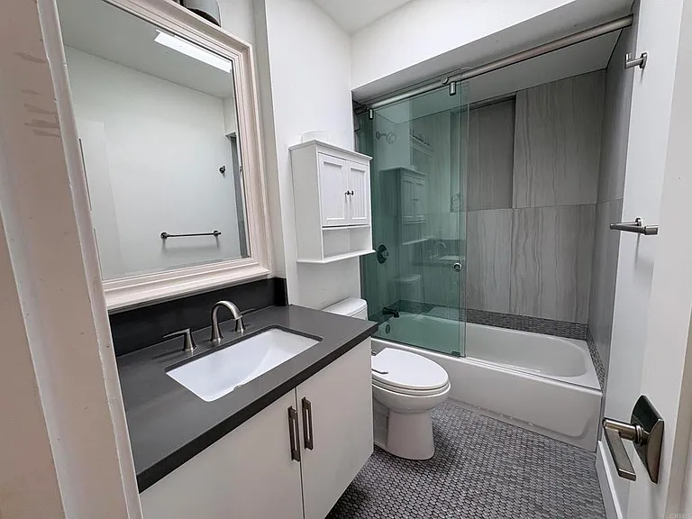 455 Orange Ave #C — Photo 13
