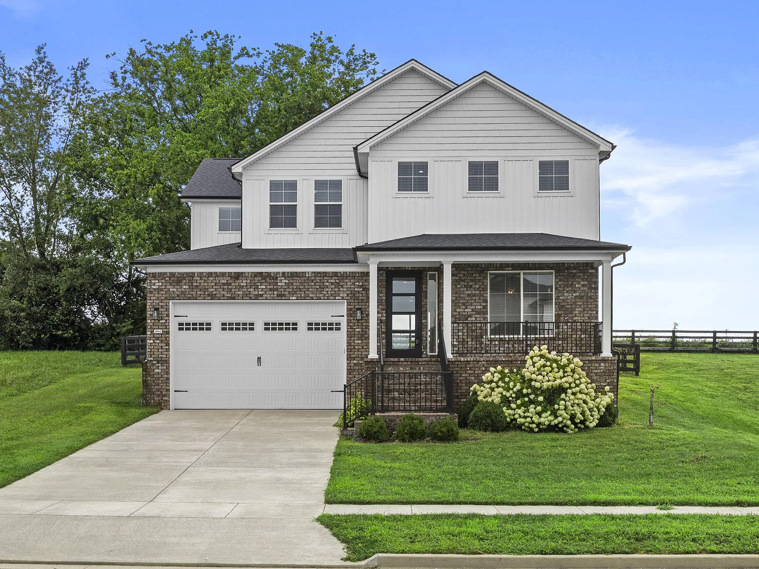 5 bed, 3.0 bath, 2808 sqft, $3,000 — Photo 1