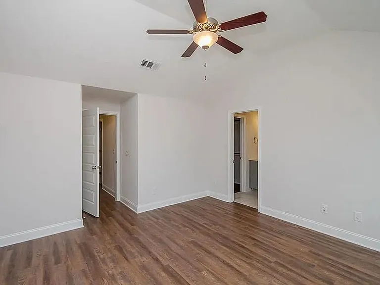 335 Sumac Trl — Photo 18