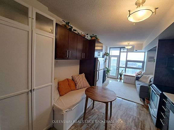 4th image of 2464 Weston Rd #915